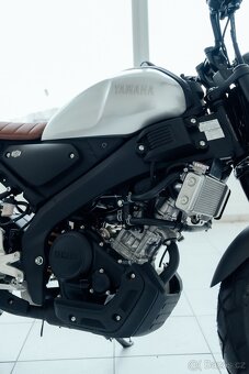 Motorka Yamaha XSR 155 - NOVÁ (Stříbrná) - 14