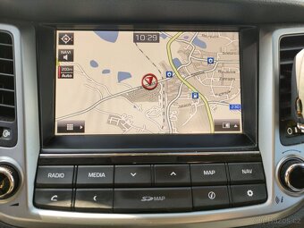 HYUNDAI TUCSON 1.7 CRDi,85KW,4x2,2016,2xALU,RÁM,PDC,NAVI. - 14