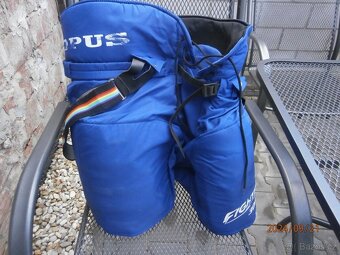 Hokejová výstroj-Bauer - 14