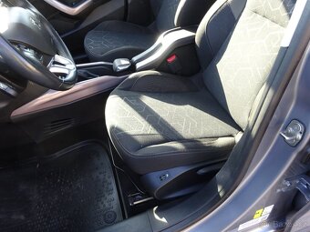 Peugeot 2008 1.4 HDI r.v.2015 (50 kw) Koupeno v ČR - 14