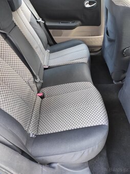 Renault Megane combi 1.6 benzín - 14