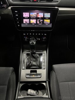 Škoda SUPERB 2.0 TDi DSG MATRIX VIRTUAL KAMERA TAŽNÉ 2021 - 14