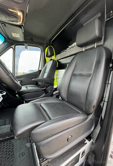 Mercedes-Benz Sprinter - odťahový špeciál so spaním a príves - 14