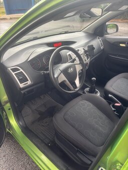 Hyundai i20,TOP NAJEZD 120 000km, GARÁŽOVANÉ,1.2Benzin,STK - 14