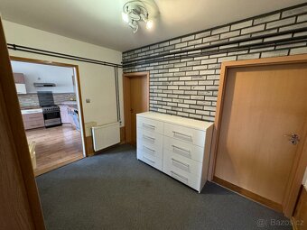Prodej RD 300m2 - 3 bytové jednotky + garáž, zahrada - 14