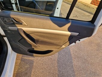 ŠKODA OCTAVIA COMBI - 14