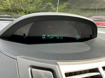 Prodám Toyota Yaris 1.3i 64kw automat - 14