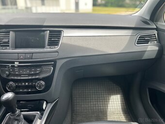 Peugeot 508 1.6 benzín 115kW, garážovaný - 14