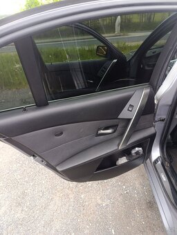 BMW E60 545i - 14