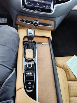 Volvo XC90 2,0 T6 AWD INSCRIPTION 235KW PANO LED TZ 2xPNEU T - 14