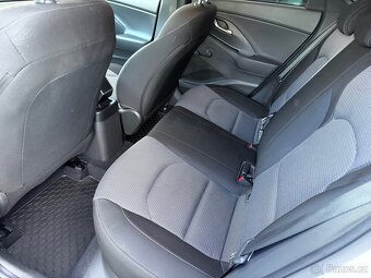 Hyundai i30 1.5 dpi 80 kw / 2022 / kombi - 14
