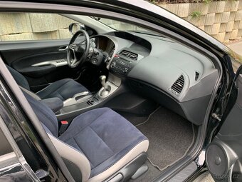Honda Civic 1.4 i    8g - 14