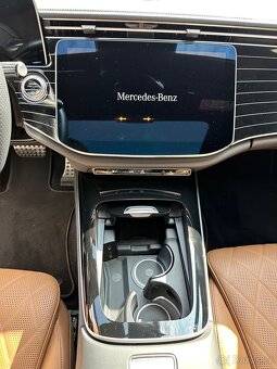 Mercedes E-220d 4-Matic AMG + Exclusive stav nového 4D - 14