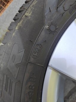 Prodám orig alu 16 Dacia Duster 5x114,3 ET 40 letní pneu - 14
