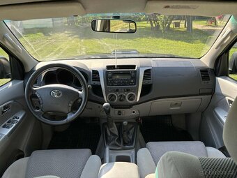 Toyota Hilux 2.5 D-4D 145 City - 14
