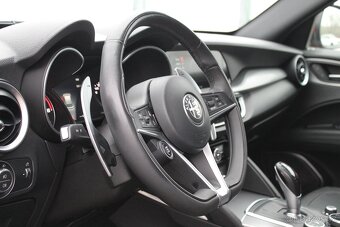 Alfa Romeo Stelvio 2.2JTD 154kW¨Q4¨ACC¨KEYLESS¨KAMERA - 14