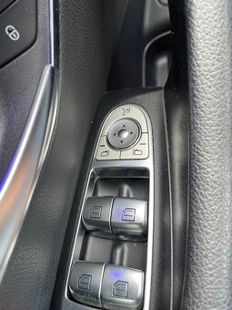 Mercedes-Benz Třídy E, 400d 4Matic All-Terrain Avantgarde - 14