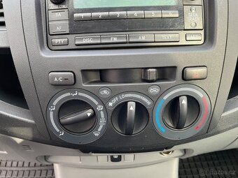 Toyota Hilux 2.5 TD naj: 69837 km - 14