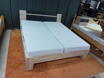 Prodám hezké letiště 180 x 200 cm s nočními  stolky - 14