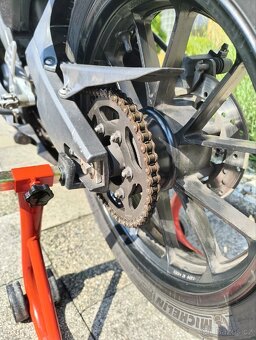 Yamaha YZF-R125 - 14