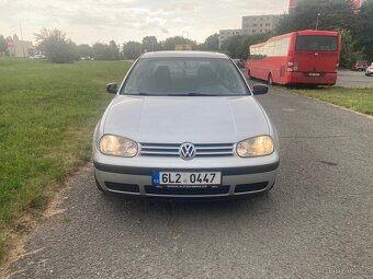 VW Golf 1.6 16V - 14