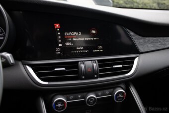 Alfa Romeo Giulia 2.0 GME AT - 14