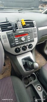 Ford C-MAX 1.6 benzín - 14