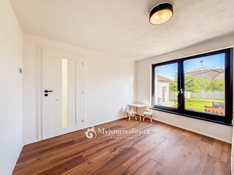 Prodej zerekonstruovaného rodinného domu 4+kk, 620 m2 - Velk - 14