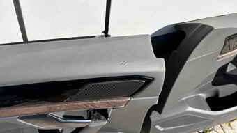 VW Touareg 3 CR7 látkové sedačky 5 míst + dveřní výplně dřev - 14