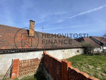Prodej rodinného domu k rekonstrukci 225 m2, s pozemkem 510  - 14
