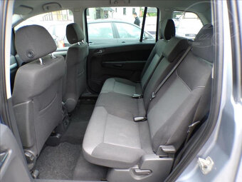 Opel Zafira 1,6 Turbo 110kW 7.MÍST,TAŽNÉ - 14