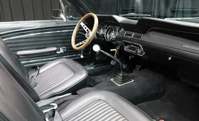 Ford Mustang V8 Cabrio - 14