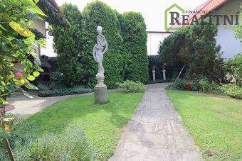 Prodej  krásného rodinného domu s ateliérem v Nové Říši na V - 14