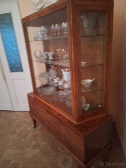 Starožitná jídelna-Art deco. Komoda,vitrina, jídelní stůl - 14