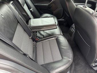 Škoda Octavia Combi 2,0 TDI 103kW Elegance - 14