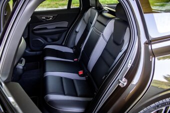 Volvo V60 B4 MildHybrid Momentum Pro AT8 - 14