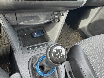 VW Caddy MAXI 2.0TDi 103kw 5míst, psí boxy / kenela - 14