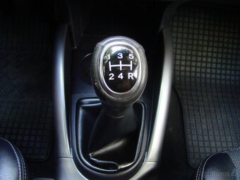 Mitsubishi Outlander 2.0i MIVEC - 14