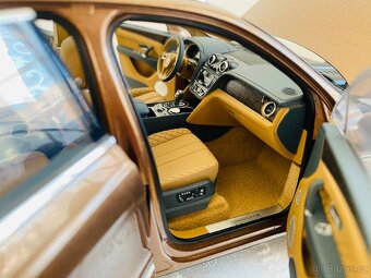 PRODÁNO Bentley Bentayga Kyosho 1:18 - 14