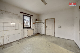 Prodej rodinného domu, 268 m², Janov - 14
