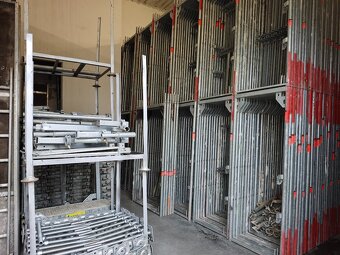 Lešení originál Layher Blitz 73 - zánovní stav - 14