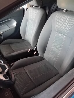 Ford Fiesta 1.25 60kw r.v 09 havarované ,135000km,doklady A - 14