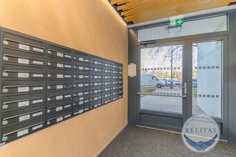 Pronájem bytu 2+kk/B + GS, 53,2 m², u stanice metra Opatov - 14