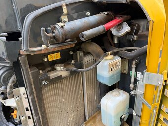 Komatsu PC26MR-3 - 14