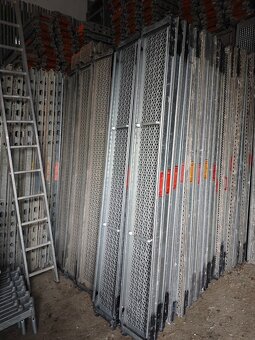 Lešení orig Layher blitz 73cca 100m2 - prodám - 14