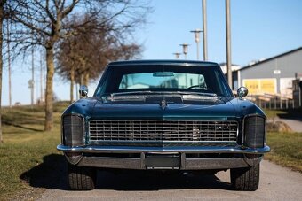 Buick Riviera z roku 1965 Pro Touring - 14