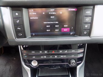 Jaguar XF 20D 132 KW KŮŽE PANORAMA - 14