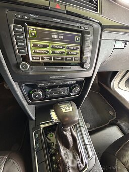 Škoda Superb 2.0TDi Laurin & Klement - 14