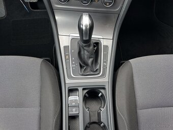 Volkswagen Golf,  1.6Tdi 81KW Confortline servis - 14