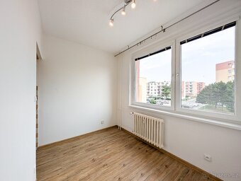 Pěkný byt 2+1 s balkonem / zděné jádro / Moravský Krumlov - 14